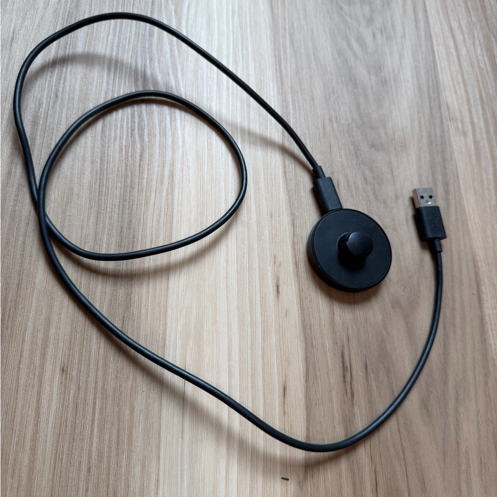 Oura Midnight Charging Cable